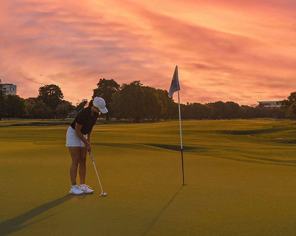 BacheloretteGolfer
